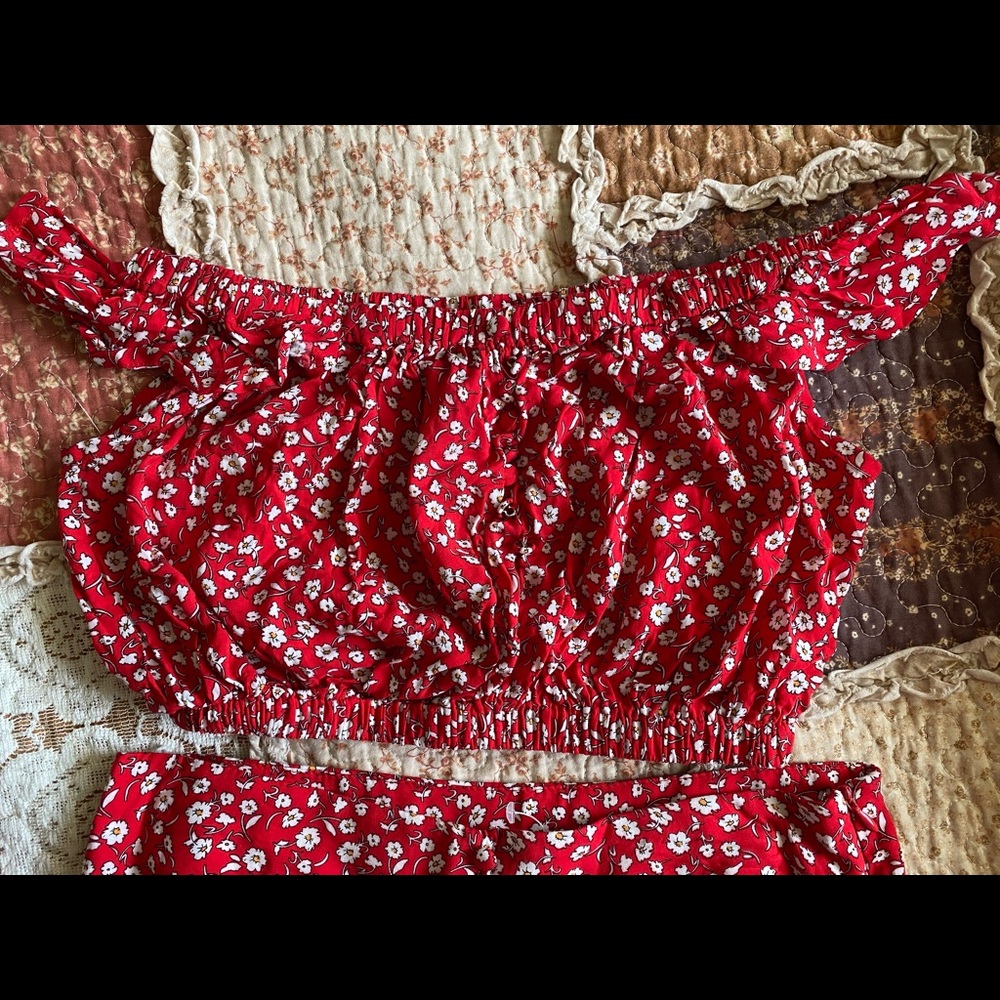 Olivaceous floral crop top